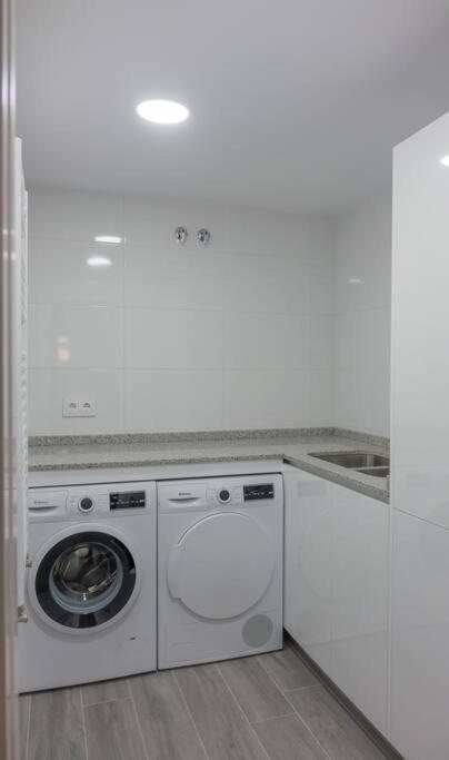 Sakura Homes Ponferrada Centro 8 Plazas Exterior photo